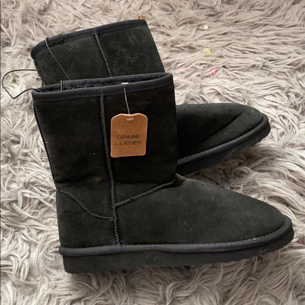 New Leather black fuzzy boots size 8